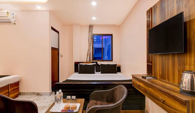 Deluxe Tropicana Beach Resort