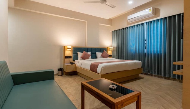 Hotel Altura CHHATRAL in Kalol