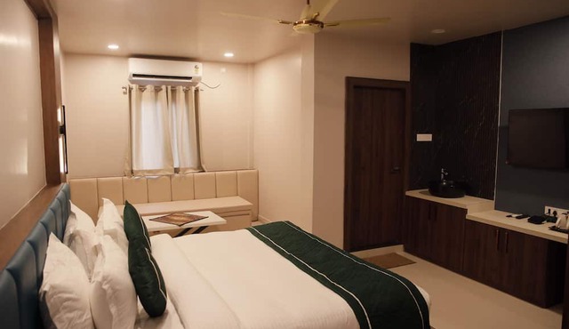 Hotel Subansiri