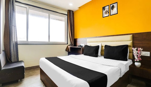 Deluxe Hotel Gaurav Palace