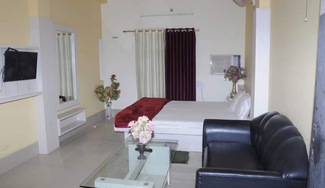 hotel New Maurya royal in Sasaram