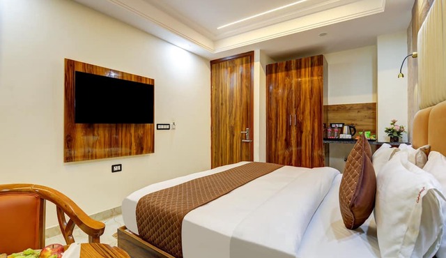 Hotel Euronite Suites Near Delhi IGI Airport