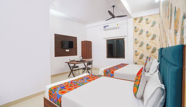 Fabhotel Budha Tree