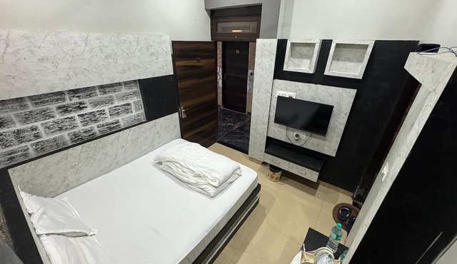 Gokul Hotel