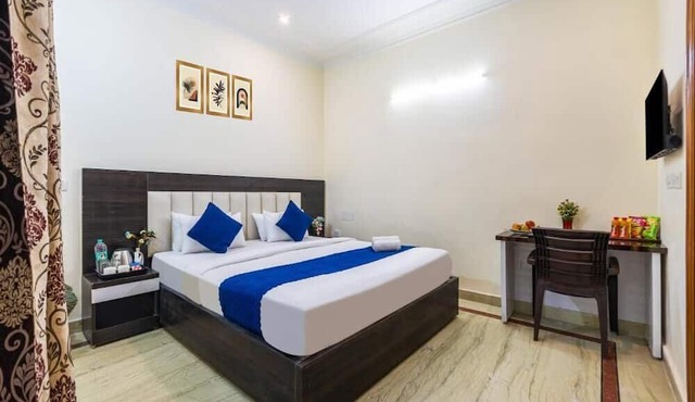 Hotel Warm Welcome Inn in Noida