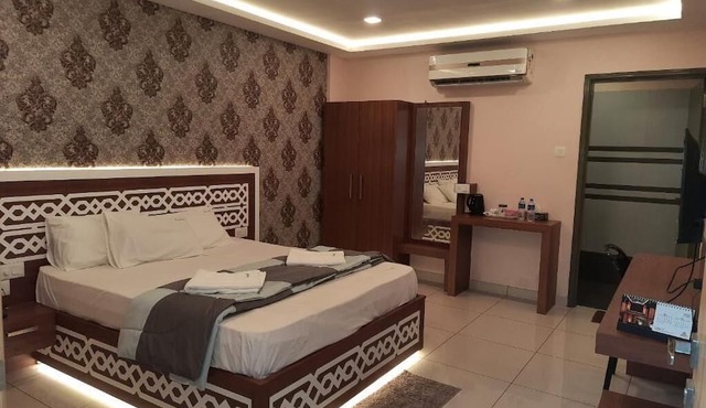 Emerald Royal Residency