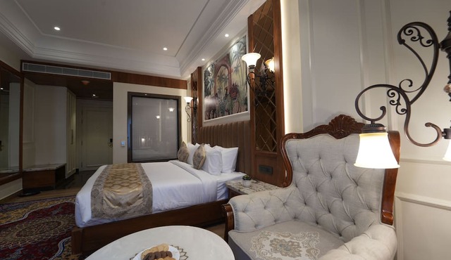 Hotel Maharaja Palace Rohtak in Sampla