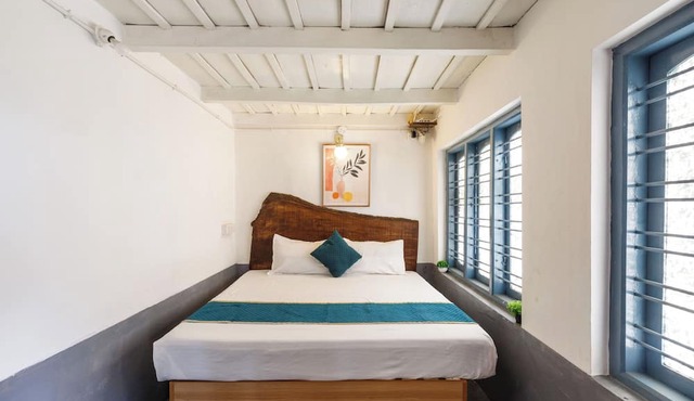 Underground Hostel By Bilwa Estate