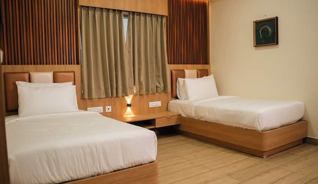 Hotel M7 Plaza