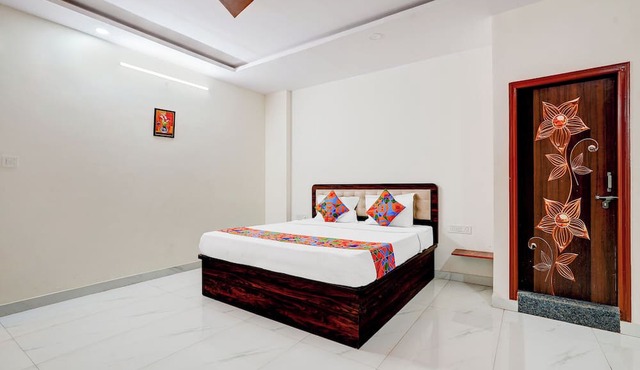 Fabhotel Royal Garuda Palace