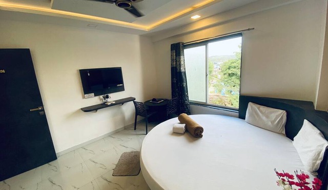 Sai Vishwa Lodging in Bhor