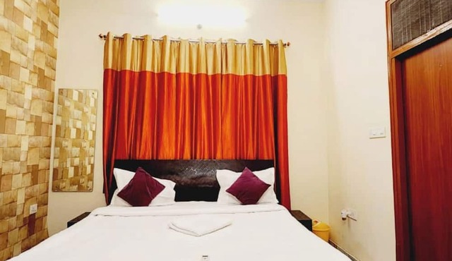 Hotel Prisha Stay Lucknow