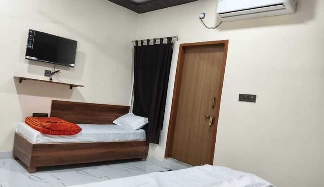 Krishna Residency By Vrindavan Stays