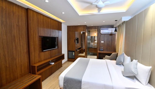 Carry Plus Hotel