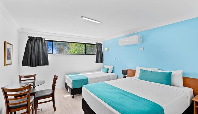 Econo Lodge Waterford in Waterford West