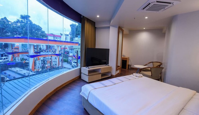 Emerald Hotel
