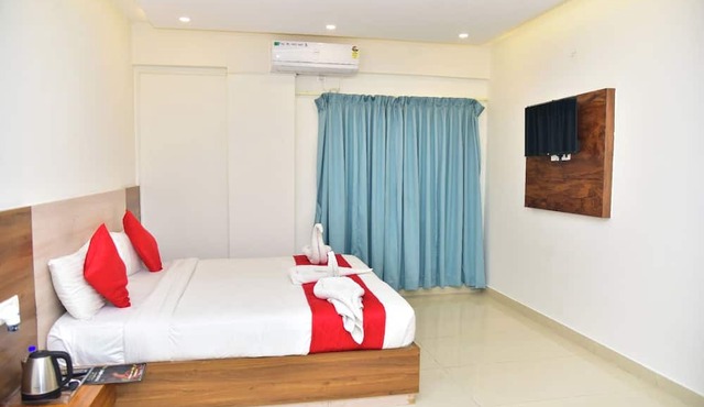VRB HOTEL AND RESTAURANT