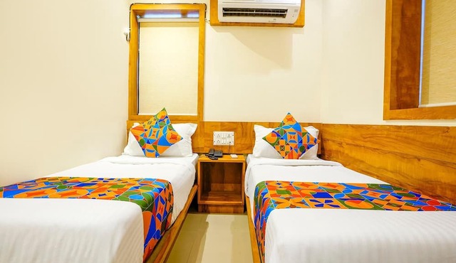 Fabhotel Indore Palace