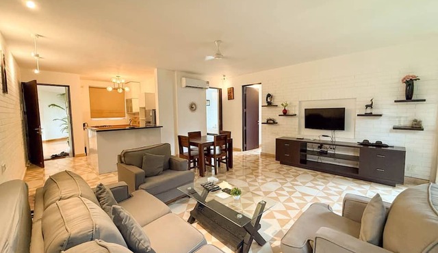 Modern 2bhk w Pool Access 5km to Coco Beach in Nerul