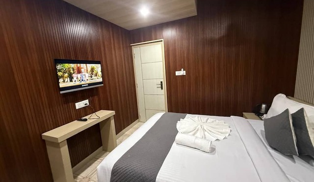 Hotel Alohi Grand