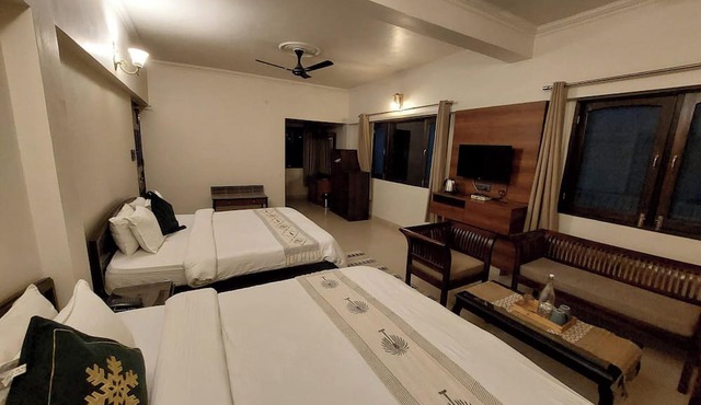 Alinda House Naukuchiatal by THE GHAUR