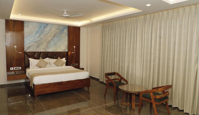 Hotel V K Grand