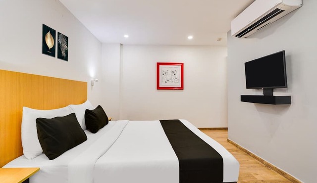 Super Townhouse Oak Indiranagar