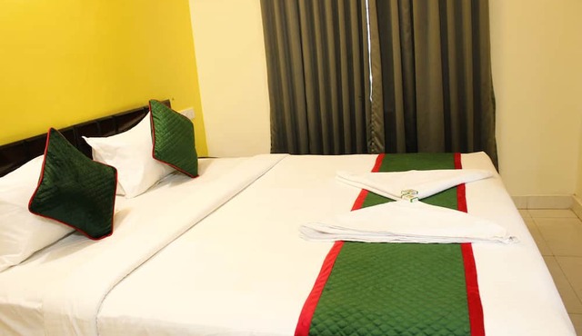 Hotel Crystal Suites
