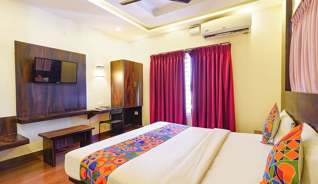 FabHotel Royal Wood Premier - Near Karnataka Golf Association, Domlur