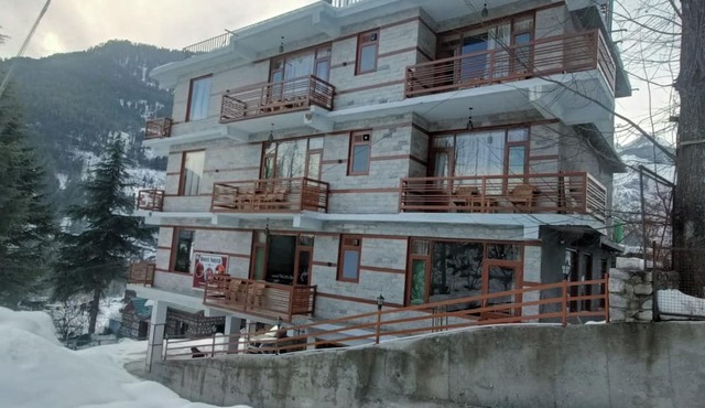 Hotel Nayra Manali