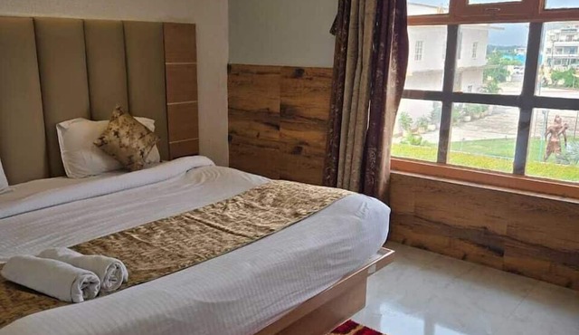 Avadh Sunshine Palace Hotel & Resort in Tarabganj