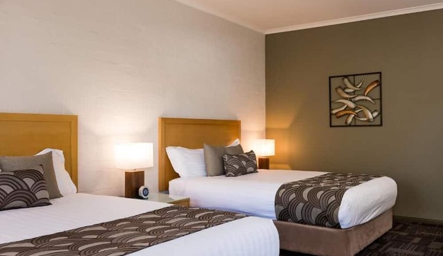 Blazing Stump Motel & Suites in Wodonga