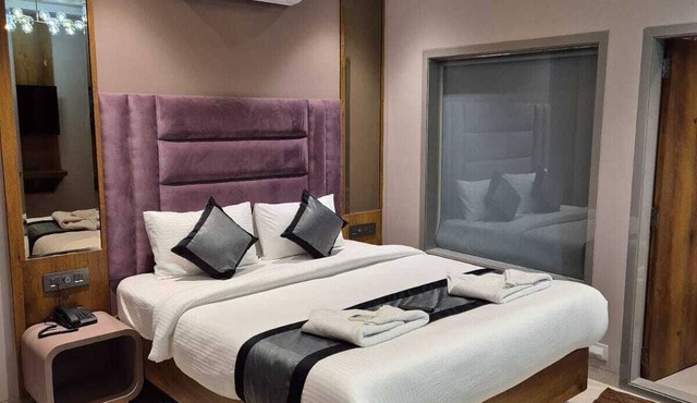Hotel Regalia Suites