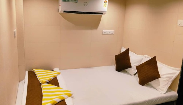 Nadim Tiger Residency
