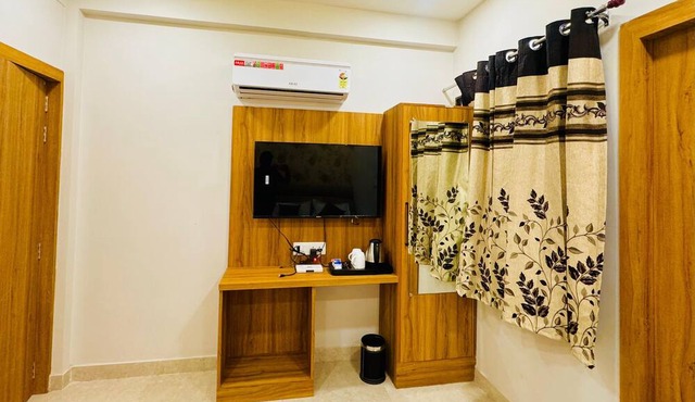 Hotel Najaf Palace 200 Mtrs from Dargah