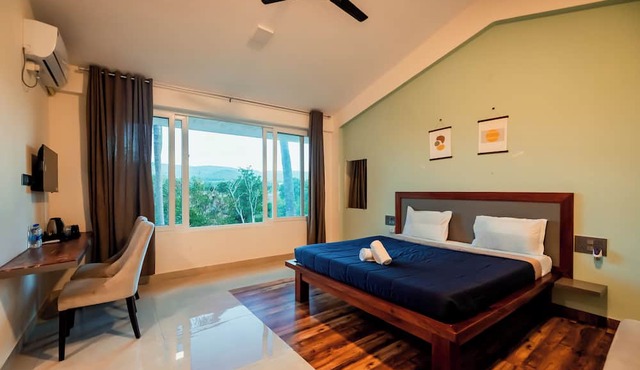 Commune18 Resorts