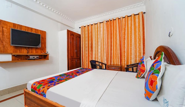 Fabexpress Majestic Inn