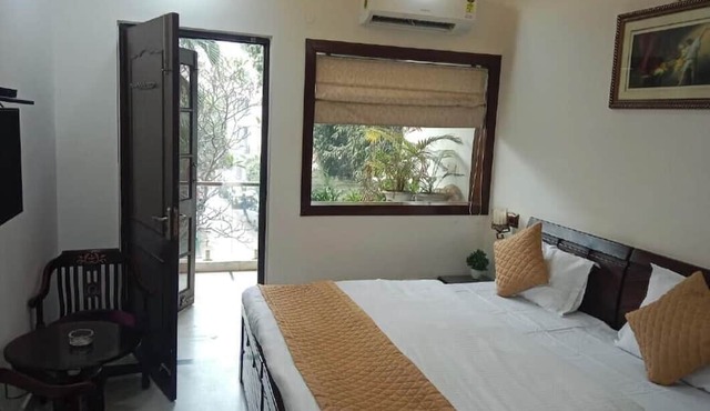 Room-home Stay Bed And Break Fast