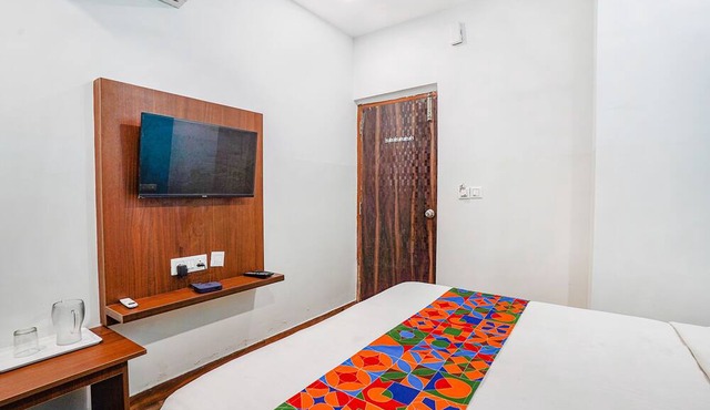 Fabhotel Rlv Green Palace