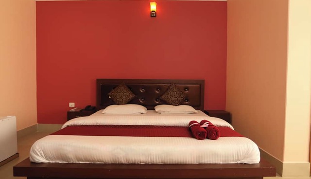 Goroomgo Crystal Inn Guwahati