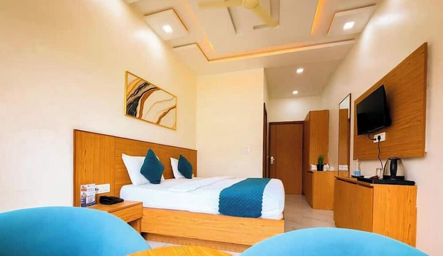 Hotel Shri Radha Orchid in Chhata