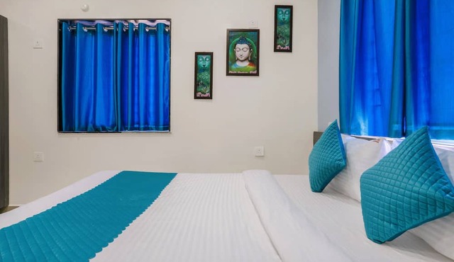 The Balcony Suites