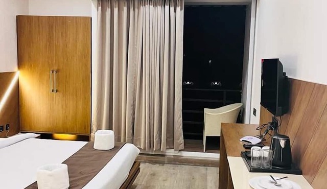 Aravalli Hill Resort