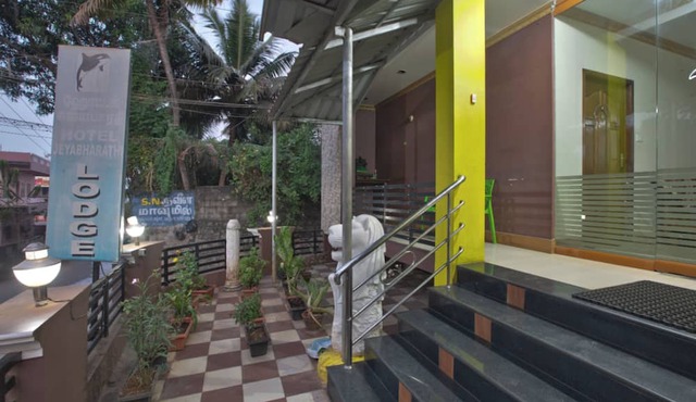 JAYA BHARATHI LODGE in Vilavancode