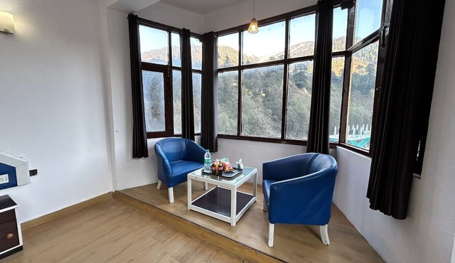 Hotel Manali Palace
