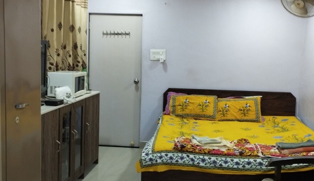 Fully furnished Studio Apartment on second floor of Chembur Mumbai Bungalow