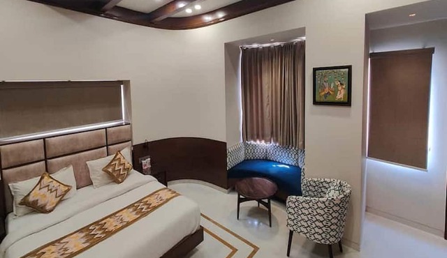Vrinda Hotel