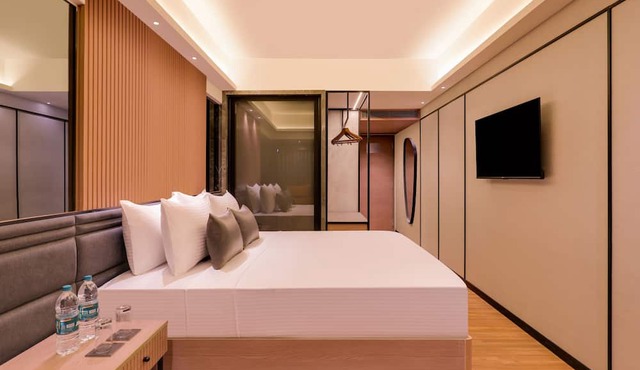 Lemon Tree Premier Malad Mumbai