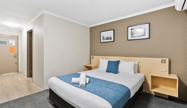 Morayfield Tavern & Motel in Caboolture South