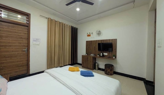 Taj Street Hostel